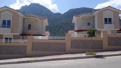 Traumvilla mit Privatpool großem Grundstück zum Sensationspreis