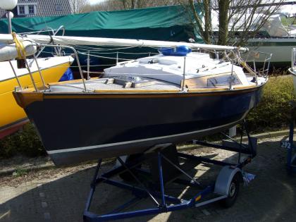 Waarship 570 Bj 1980 Yamaha 10 PS Außenborder