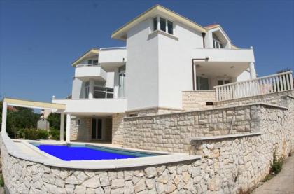 IHR TRAUMHAUS AM MEER - LUXUSIMMOBILIEN KROATIEN MONACO