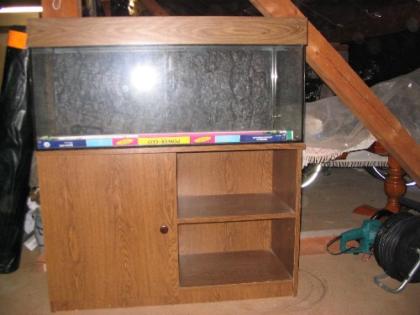 Aquarium komplett mit Schrank Abdeckung und Beleuchtung