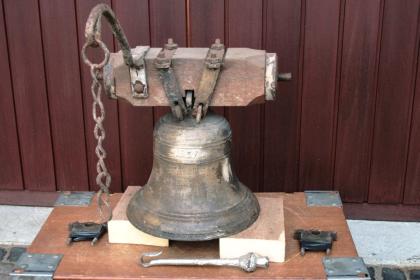 Kirchenglocke alte Glocke Bronzeglocke