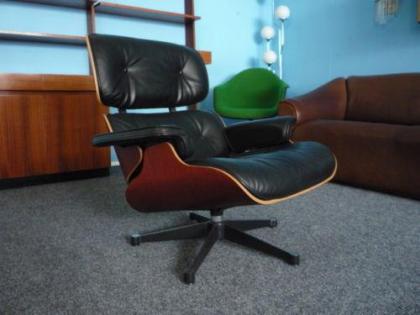 Charles Eames Lounge Leder Kirsche Original VITRA NEUWERTIG von 2022