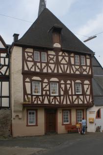 Schönes Einfamilien Fachwerkhaus mit Garagenhaus in Enkirch a. d. Mosel