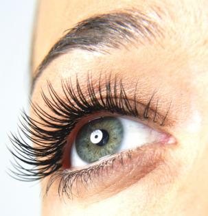 TOP ANGEBOT fürWimpernextensions Wimpernverdichtung bzw. Wimpernverlängerung