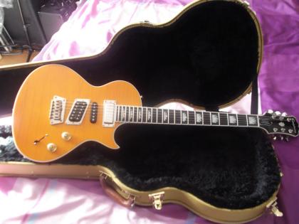Neue Epiphone NIGHTHAWK CUSTOM E Gitarre