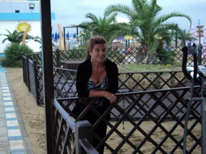Frau sucht Stelle als 24 ST Altenpflegerin
