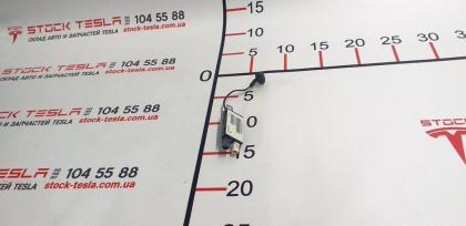 Verstärkerantenne FM2 - NA EU APAC links Tesla Model S Model S REST 1004793-0