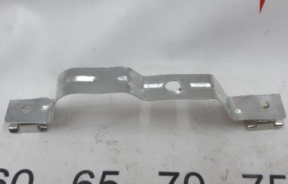 Kotflügelhalter vorne rechts NEU nicht original Tesla Modell 3 1104541-00-B