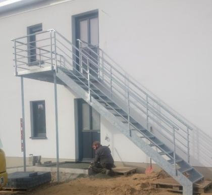 Stahltreppen Aussentreppen Metalltreppen aus Polen Gelander Zaune Montage
