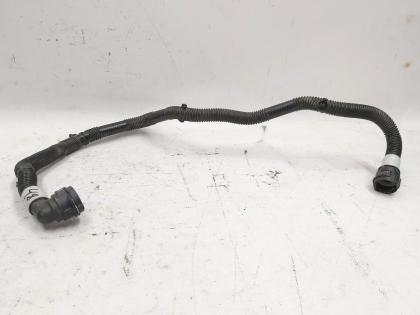 Abzweigrohr des Kühlsystems des Heckmotors RWD Tesla Modell 3 Modell Y 1077585-