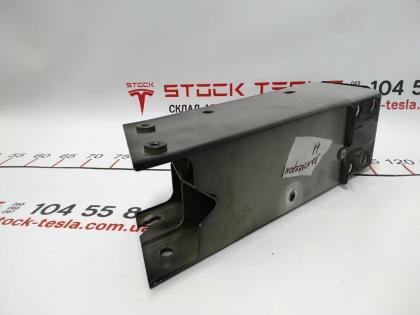 Längsträger vorne rechts Tesla Modell 3 1088149-00-F