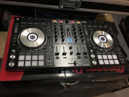 Pioneer DDJ-SX3 Controller 550 EUR Pioneer DDJ-1000 Controller 550EUR Pion