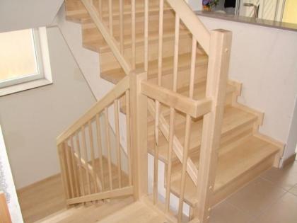 Treppen aus Polen Holztreppen Tischlerei Massivholztreppen