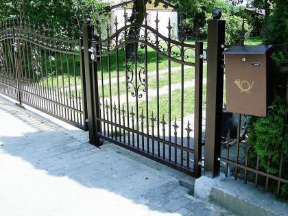 Tore Pforten Zaunfelder Zäune Zaune Geländer Fenstergitter mk-zaune. eu